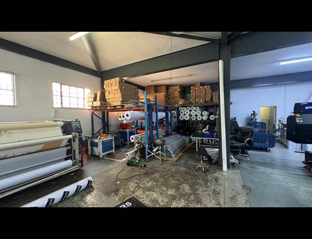 1,000M² WAREHOUSE FOR SALE IN EASTGATE